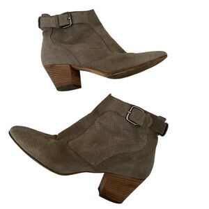 Aquatalia France Perforated Suede Leather Ankle Boots in Grey Size 6.5